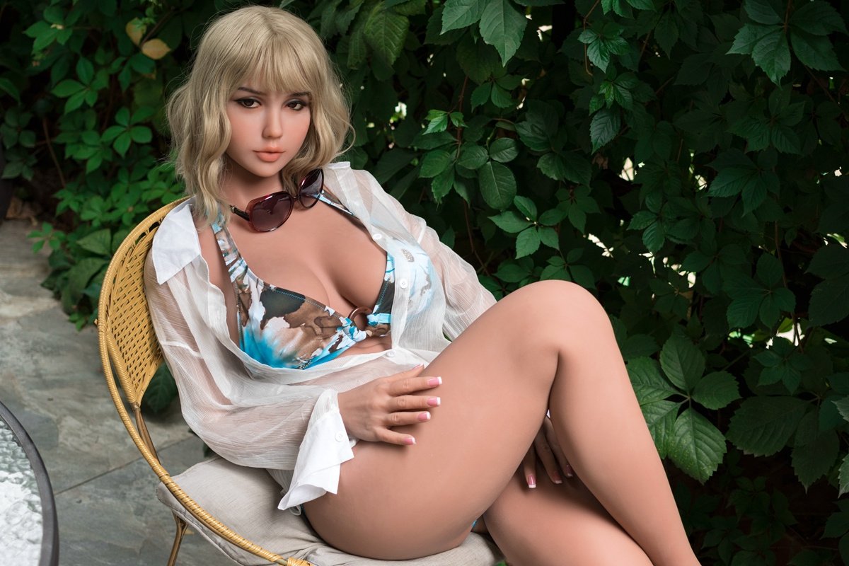 Enchanting Emily - Lifelike TPE Love Doll